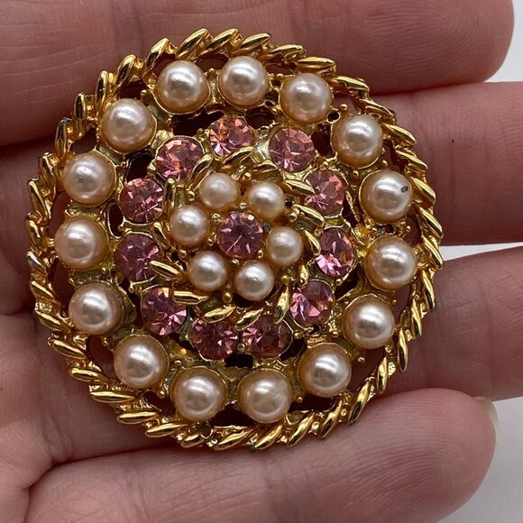 VTG Pink Crystal faux pearl Gold tone brooch pin lapel pin unsigned sparkle - Picture 5 of 5